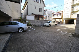 【駐車場】