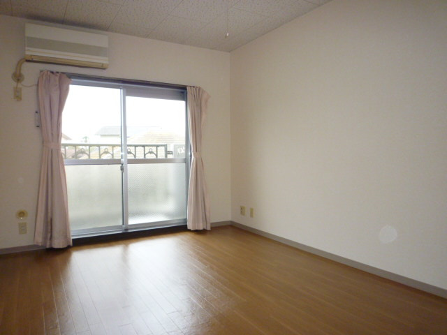 TNサニーハイツの居間・リビング