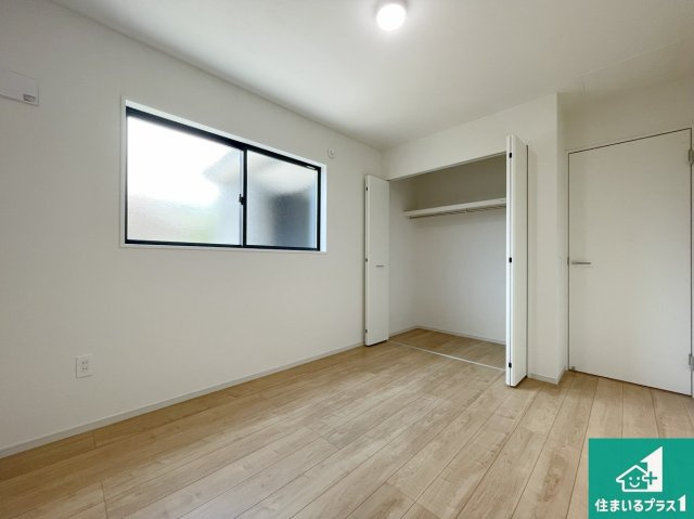 神戸市北区松が枝町　第1期　新築一戸建ての洋室|収納スペースが充実しているので子供の成長に合わせてたくさん収納ができます！家族構成に合わせた様々な活用ができる収納！