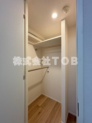 【内装】 | クレストコート世田谷松原 | 5.6帖ウォークインクローゼット