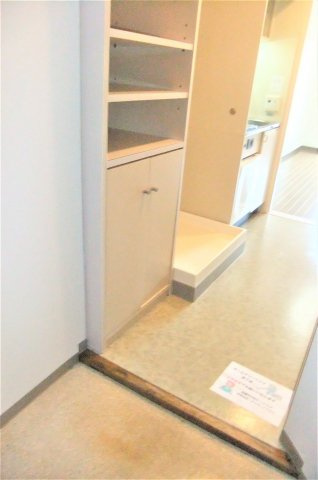 リヴェールビッグパインの玄関|シューズボックスもあり玄関は広く使えますよ