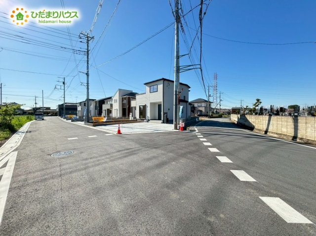 深谷市稲荷町北　第2　新築一戸建て　リーブルガーデン　09の前面道路含む現地写真