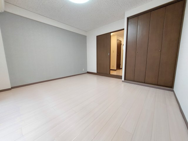 エムス金剛の寝室|同マンション別部屋