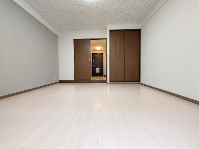 エムス金剛の居間・リビング|同マンション別部屋