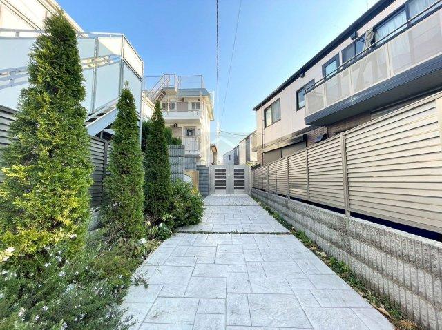 練馬区桜台５丁目のアパートのエントランス