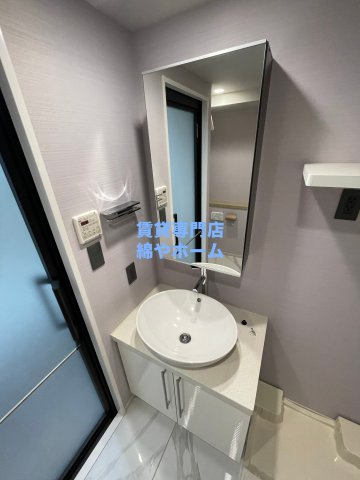 エスライズ難波Ⅲの独立洗面台|独立洗面台、朝の身支度には欠かせません