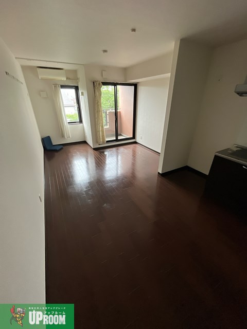 楠木の森の洋室