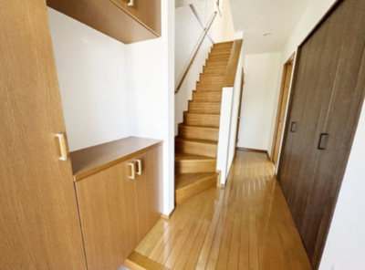 【玄関】 | 八尾市緑ヶ丘　中古戸建て