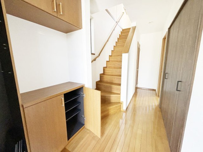 【玄関】 | 八尾市緑ヶ丘　中古戸建て