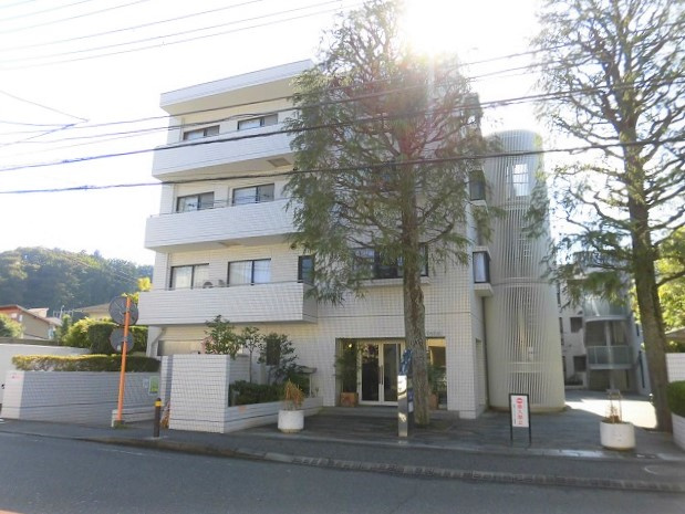 雪ノ下ロイアルハイツ