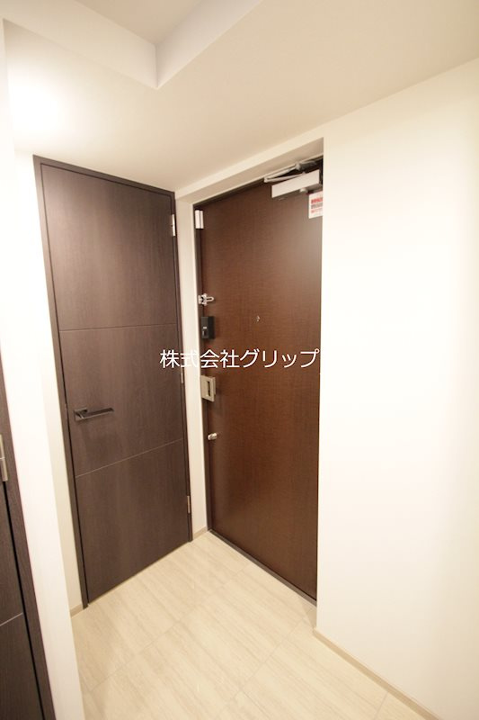 ラティエラ横濱大通り公園の玄関