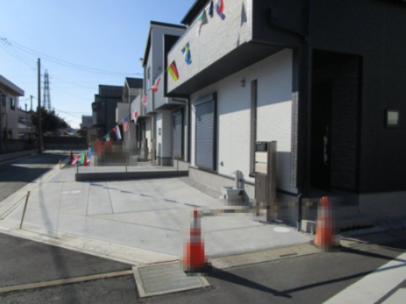 桶川市末広　新築戸建の駐車場