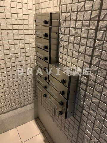 ラ　メゾンヴェール上本町　BRAVI不動産のその他共用部分|【ラ　メゾンヴェール上本町】こまごまとしたものを収納できそうですね