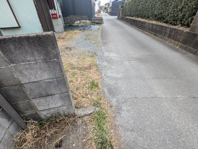 駿東郡清水町徳倉の売地の前面道路含む現地写真|
近くにスーパー・ドラッグストア・コンビニがあります。生活利便性の高い土地になっています。