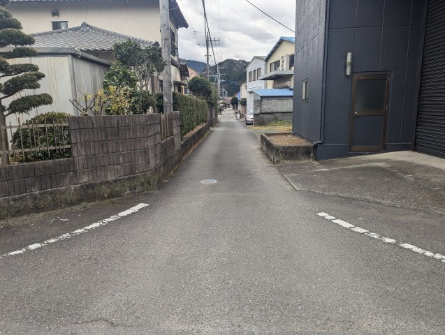 駿東郡清水町徳倉の売地の前面道路含む現地写真|狩野川河川敷公園が近くにあります。お散歩コースに最適です。