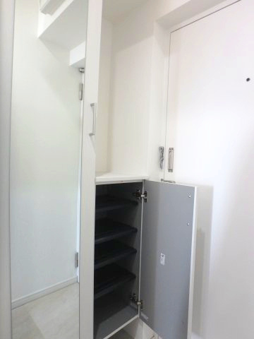 メゾン舞子ショアー　の収納|収納付き玄関です。