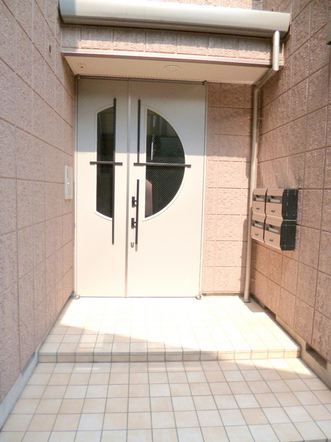 スカイメゾンのエントランス|★オートロック対応エントランス★