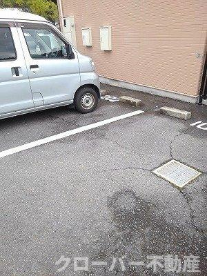 ハーモニーハイツ横井の駐車場