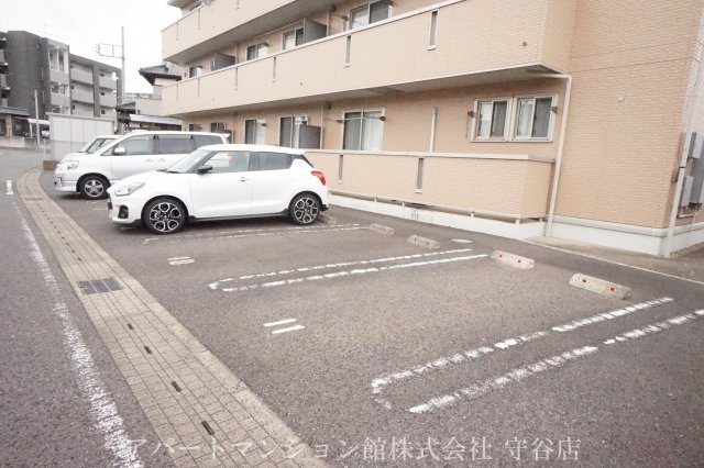 ケンヒルハイムの駐車場