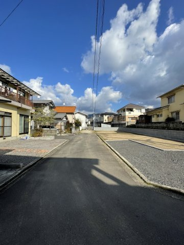 桑原3丁目土地の外観|北面道路です。