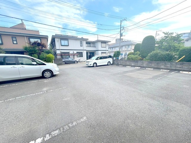 メゾンカルムの駐車場|★敷地内駐車場★
