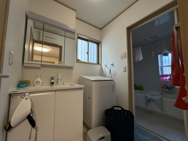 ‐三丁目不動産-熊谷市石原の独立洗面台