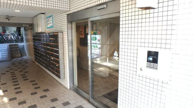 ライオンズマンション白山駅前のエントランス