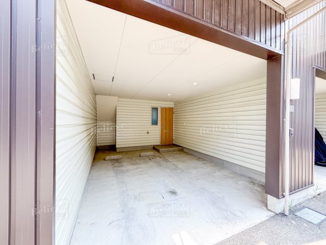 autorimessaの駐車場|専用ガレージ付きです☆
