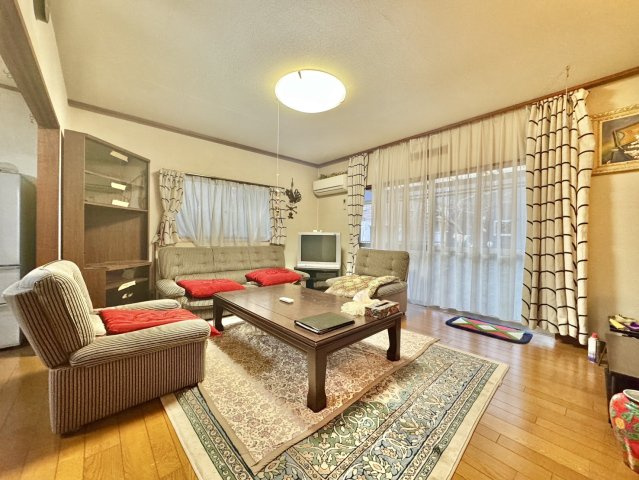 稲敷郡阿見町中古戸建の居間・リビング