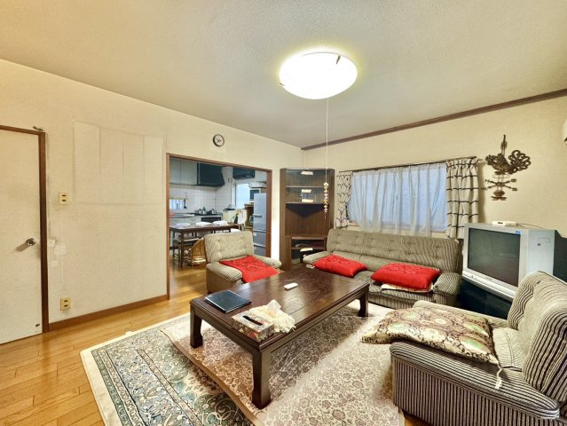 稲敷郡阿見町中古戸建の居間・リビング