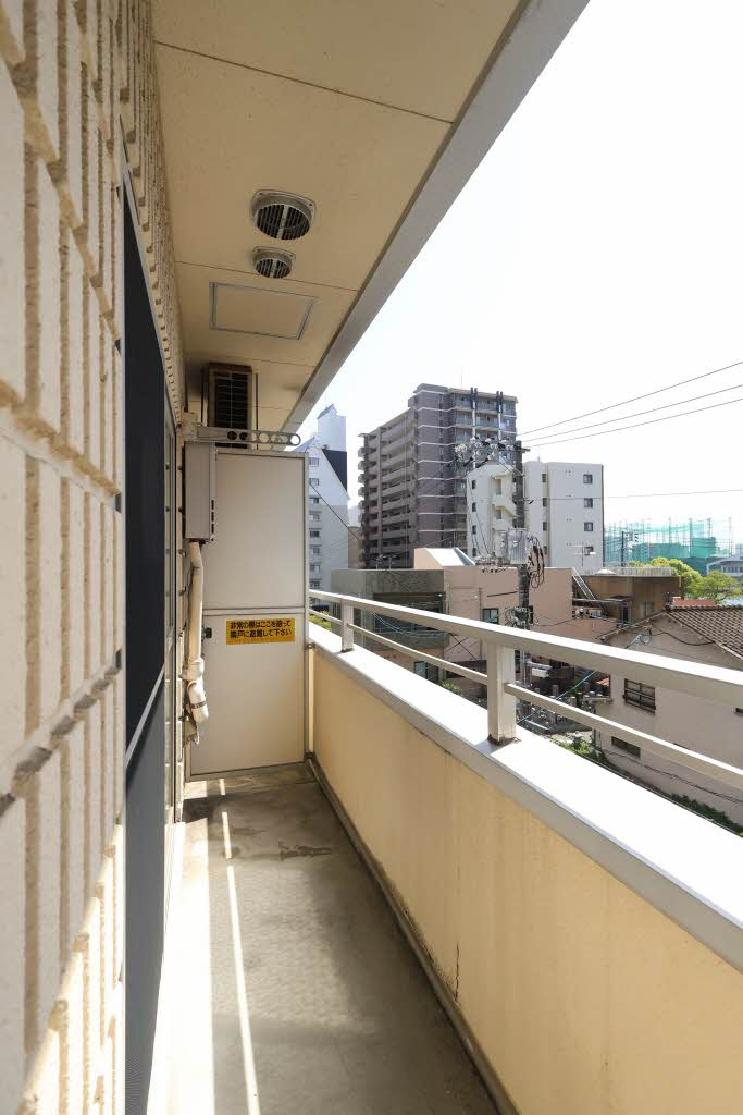 金子ビルのバルコニー|落ち着いた時間を過ごせるバルコニーです