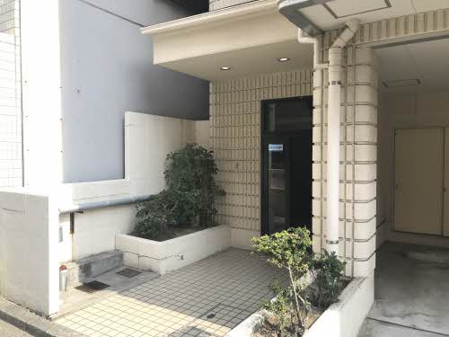 金子ビルのエントランス|ゆとりのあるエントランスです