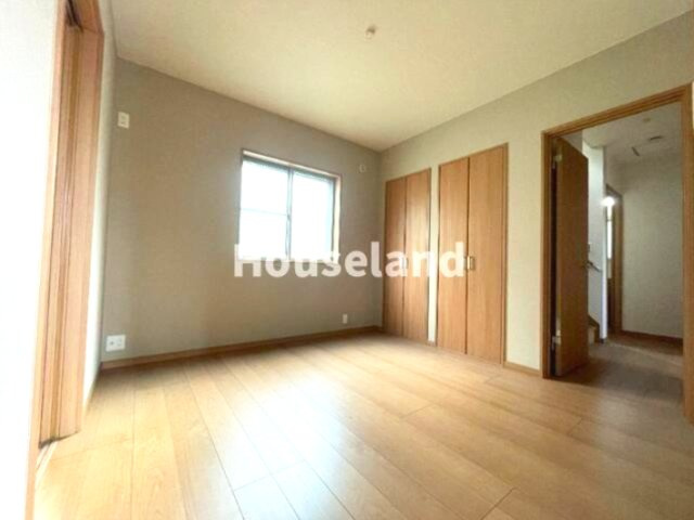 毛見戸建の洋室