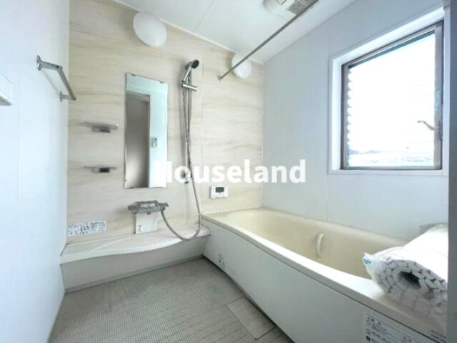 毛見戸建の浴室