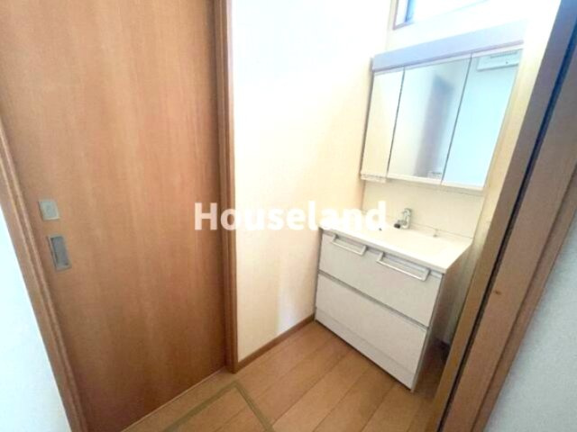 毛見戸建の独立洗面台