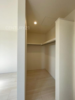 【収納】 | 藤岡市上戸塚第6 11号棟 | ハンガーパイプ付きクローゼットです。