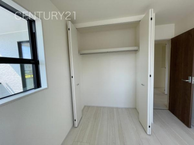 【収納】 | 藤岡市上戸塚第6 11号棟 | ハンガーパイプ付きクローゼットです。