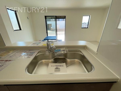 【キッチン】 | 藤岡市上戸塚第6 11号棟 | ビルトイン浄水器付きです。