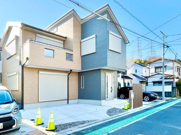 横浜市港北区大曽根台の新築一戸建の外観|周辺は落ち着いた街並み。
是非一度、現地へお越しください。
