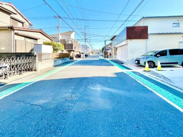 横浜市港北区大曽根台の新築一戸建の前面道路含む現地写真|落ち着いた街並みになります。
是非一度、現地へお越しください。 
ご自宅までの送迎もいたします