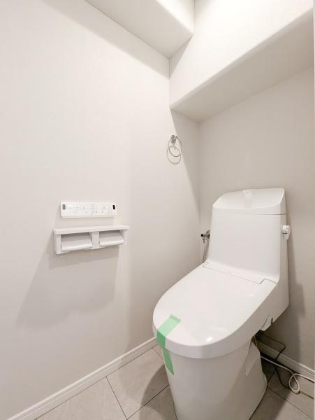 本厚木スカイハイツのトイレ|清潔感のある内装、すっきりとしたデザインのトイレです。
