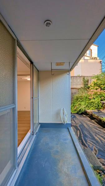 妙蓮寺コーポラスの庭|水栓もあるお庭付き！
洗濯物を干したり物置を置いたりと、使い方は自由です！