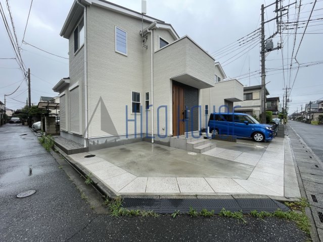 フルールAの駐車場
