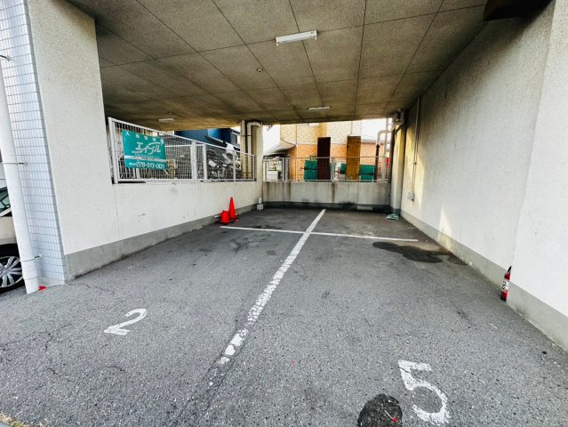 アドレスⅢの駐車場