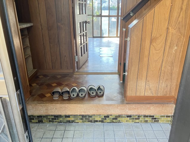 【玄関】 | 中古一戸建　高知市西秦泉寺