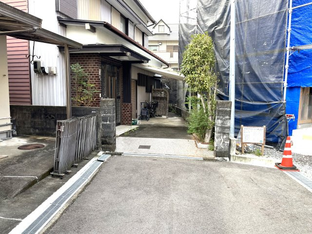 【前面道路含む現地写真】 | 中古一戸建　高知市西秦泉寺