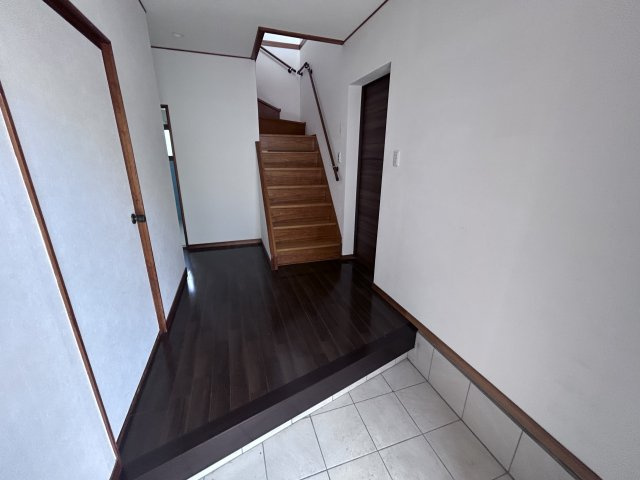 和歌山市中島・中古戸建・115450の玄関