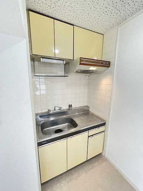 尼崎市南武庫之荘６丁目のアパートのキッチン|キッチンでお料理をお楽しみください