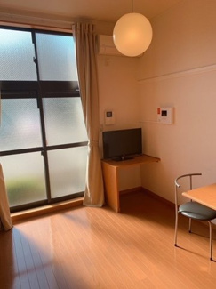 【居間・リビング】 | レオパレスＫＡＭＩＳＨＯ | ゆったりとしたリビングです