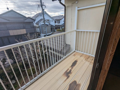 【バルコニー】 | 藤原台北町２丁目　中古戸建 | 南向きバルコニーで陽当り・通風良好です。